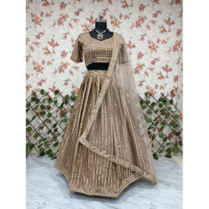 เสื้อผ้าอินเดียผ้าคาริชมาสำหรับงานแต่งงานดีไซน์ล่าสุดจากผู้ผลิตทั่วโลก - Product Image 1