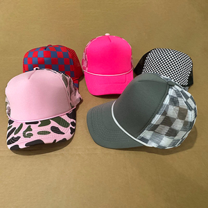 Chapeau de camionneur tricolore à impression personnalisée à 5 panneaux, chapeaux de camionneur en mousse avec logo personnaliséFabriqué par l'industrie RAM - Product Image 3