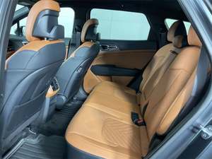 Sharp Gray 2025 para Sportage Hybrid X-Line AWD, Asientos de Cuero Usados, Sistema de Navegación, Arranque Remoto, Llantas de Aleación, Asientos con Calefacción, Volante a la Izquierda - Product Image 6