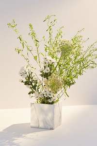 Meilleur vendeur : Jardinière en marbre design pour l'intérieur d'un appartement de luxe, ajoutant un accent en pierre naturelle de qualité supérieure à l'exposition des plantes - Product Image 3