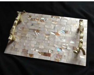 Bandeja de Servicio con Incrustaciones de Resina Hecha a Mano con Asas Resistentes Diseñada para Agregar Elegancia y Lujo a la Decoración de la Cocina, el Comedor y la Mesa - Product Image 4