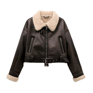 Chaqueta Bomber de Cuero y Piel para Mujer, Personalizada al por Mayor |   Chaqueta de Invierno de Lujo con Ribete de Piel Sintética |   Fabricante de Chaquetas Bomber Elegantes para Mujer - Product Image 2