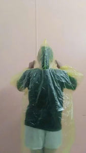 Poncho desechable de PE hecho en Vietnam con buena calidad y precio competitivo - Product Image 3