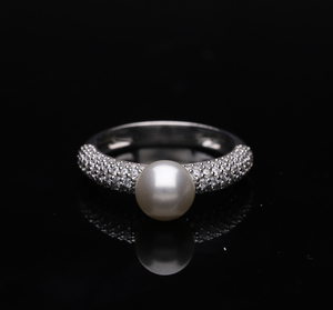 Anillo chapado en rodio de oro de 14 quilates para mujer con diamantes naturales en pavé, centro de mesa de perlas clásico para compromiso de boda - Product Image 1