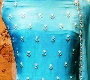 Costumes de designer moderne indien pakistanais de qualité supérieure brodés à la main pour les femmes beau style traditionnel avant-gardiste - Product Image 3