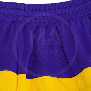 Uniforme de basket-ball en polyester 100% à séchage rapide avec couleur et logo personnalisés, vêtements de sport respirants au design unique dans des ensembles de grande taille - Product Image 5