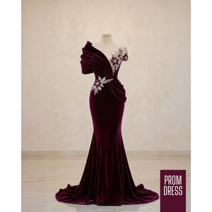 Robe de bal sirène en velours élégante, col montant en satin, longueur maxi, ornée de perles, de paillettes, de strass et de cristaux, avec des détails sexy pour l'été - Product Image 1