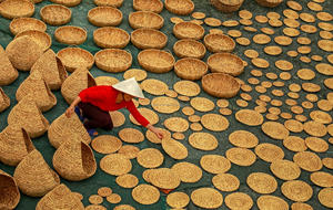 Vietnam vende al por mayor bandejas redondas de ratán hechas a mano de alta calidad bandeja de servicio de cerámica para decoración del hogar y regalos de comida - Product Image 6