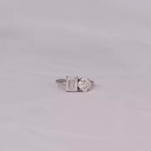 Emerald & Ascher Cut Sólido 4,5 CT Oro blanco Anillo de compromiso de diamantes cultivados en laboratorio Joyería certificada IGI de moda para mujeres - Product Image 1