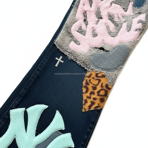 Jean évasé patchwork graffiti personnalisé Y2K Streetwear pour femme, pantalon en denim brodé, nouvelle collection, multi-logo, coupe cloche - Product Image 2