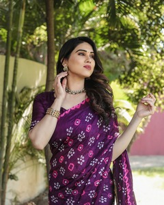 Saree de seda puro Bandhej hecho por Bandhej original con Bandhej Border con Zari Saree - Product Image 2