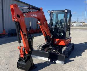 Excavadora Compacta con Motor Diésel de 24.8 HP para U35-4 ANGLE BLADE CRAWLER EXCAVATOR, con Pulgar Hidráulico y Caja de Cambios - Product Image 1