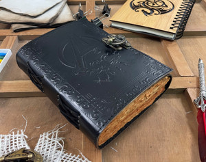 Carnet de notes pour hommes et femmes, disney, <span class=keywords><strong>Marvel</strong></span> legend, cadeaux, Avengers, Vintage, Logo de Journal en cuir, croquis en relief, pour Journal, agenda, en cuir - Product Image 2