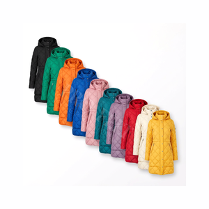 Abrigo Acolchado Ligero y Moderno con Capucha Larga, Cierre de Botones, Chaqueta Acolchada Cálida, Ajuste Entallado, Ropa Exterior Informal - Product Image 1