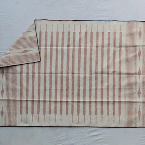 Tapis de créateur faits à la main de qualité supérieure Tapis géométriques surdimensionnés pour la décoration de salon Inde - Product Image 1