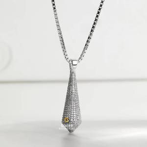 Pendentif de style hip-hop en argent sterling 925 avec diamants de laboratoire ronds et brillants Chic Pearl Gold Accent Charm pour cadeaux - Product Image 3
