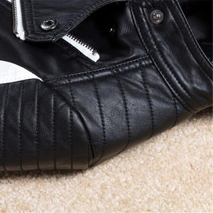 Blouson aviateur pilote en cuir sur mesure pour hommes offrant une chaleur et un confort élégants pour les activités hivernales en plein air - Product Image 5