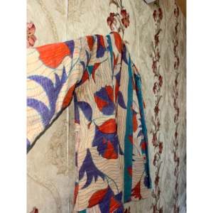 Veste Kantha P-3 vintage réversible matelassée taille XL légère en cuir avec logo personnalisé style bohème patchwork pour le printemps et l'automne - Product Image 3
