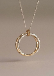 Nuevo collar de joyería de moda para mujeres y hombres, colgante redondo en blanco, collar con logotipo de acero inoxidable, logotipo grabado con láser personalizado - Product Image 6