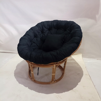 Chaise Papasan bohème ultra-pelucheuse fabriquée à la main avec cadre en rotin naturel et coussin rond pour le salon ou l'appartement.