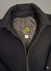 Chaqueta de mezcla de lana negra con un cuello de cuentas elaboradamente bordado, fabricada por la marca Champ King en Pakistán. - Product Image 6