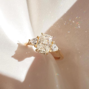 Anillo de Compromiso con Diamante Cultivado en Laboratorio Certificado por IGI, Oro Amarillo de 14K Estilo Vintage - Product Image 2