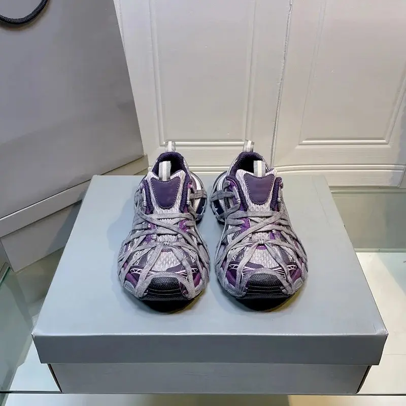 2024 moda yeni spor ayakkabı lüks marka tasarım rahat ve nefes güvenlik ayakkabıları Lace up koşu ayakkabıları