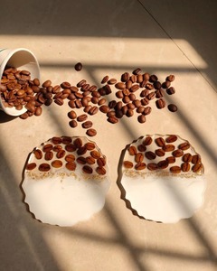 Magnifique ensemble de sous-verres en résine artistique avec des motifs inspirés de la galaxie ajoutant une beauté cosmique aux décorations de table à manger - Product Image 3