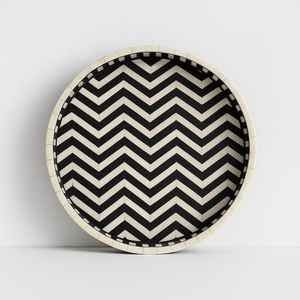 Bandeja redonda hecha a mano con incrustaciones de hueso en blanco y negro, bandeja para servir de resina y MDF de tamaño personalizado con perla decorativa para uso doméstico - Product Image 5