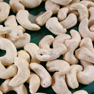 เม็ดมะม่วงหิมพานต์ WW240 Kaju badam เมล็ดถั่วพร้อมส่งฟรีตัวอย่าง - Product Image 1