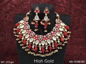 Ensemble de colliers ras du cou Kundan en plaqué or pour les fêtes - Product Image 5