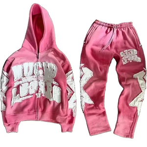 ชุดวอร์มผู้ชายผ้าฝ้ายฟลีซ 100% ปักลายแบบดิสเทรส แอพพลิเค่  ระบายอากาศได้ดี  ฮู้ดดี้และกางเกงขายาวทรงโอเวอร์ไซส์  ซับในบุผ้า  ตกแต่งด้วยแพทช์  เหมาะสำหรับฤดูใบไม้ร่วง - Product Image 4