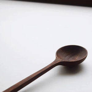 Cuchara de Cocina de Madera Oscura Premium, Acabado Liso, Resistente al Calor, Utensilio Elegante para Remover, Servir y Uso Diario en la Cocina - Product Image 2