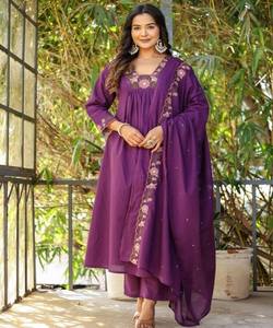 Printed Kurta with Matching Bottom and Dupatta Set for Festive and Daily Ethnic Wear - Product Image 6