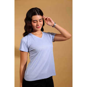 Camiseta Premium de Algodón Suave con Cuello en V, Corte Holgado y Aspecto Elegante para un Uso Diario Cómodo - Product Image 1