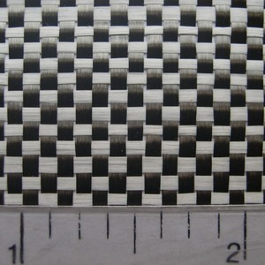 Tela de fibra de carbono de sarga 3K tejida en blanco y negro para zapatos de equipaje y uso industrial - Product Image 3