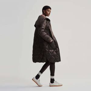 Abrigo acolchado de diamante suave y acogedor para mujer con bolsillos delanteros Ropa de invierno duradera y de moda - Product Image 3