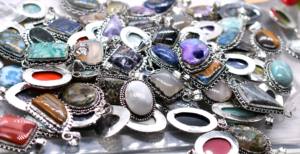 Colgantes a granel Lote de colgantes de piedras preciosas mixtas Joyería hecha a mano Colgantes al por mayor Forma y tamaño mixtos Chapado en plata de ley 925 - Product Image 2