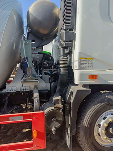 Euro II Emisión Usado SANY 4x2 Camión hormigonera de 18 toneladas 4 CBM Capacidad de agitación <span class=keywords><strong>Segunda</strong></span> <span class=keywords><strong>mano</strong></span> 4x2 Motor de bomba de hormigón de 18 toneladas - Product Image 3