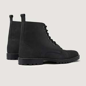 Botas de Senderismo Knight Derby TerraGrip, Color Negro Mate, Cuero Nubuck - Product Image 4