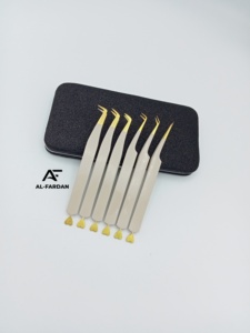 Pince à cils de la collection bicolore avec embouts en forme de cœur à 45, 65 et 90 degrés, couleur beige nude, pointes dorées, pour extensions de cils - Product Image 5