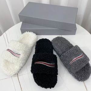 Pantuflas de Diseñador de Lujo para Hombre, Pantuflas de Plataforma con Forro de Peluche y Bordado, Zapatos Cálidos para Mujer - Product Image 2