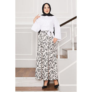 Conjunto de 2 Piezas para Mujer, Color Blanco, Cuello Asimétrico, Top de Crepé y Falda Corta con Cinturón, Mangas Anchas, Diseño para Verano - Product Image 3