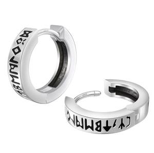 Boucles d'oreilles créoles pour homme en argent sterling S925, hypoallergéniques, avec zircone cubique noire et argentée, style Huggie glacé, bijoux CZ tendance - Product Image 1