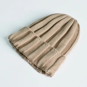 Gorro de Invierno Acrílico Premium Resistente al Viento, Personalizado con Bordado, Cálido, con Pompón, Diseño Jacquard, Gorro de Calavera, Fabricantes al por Mayor - Product Image 6