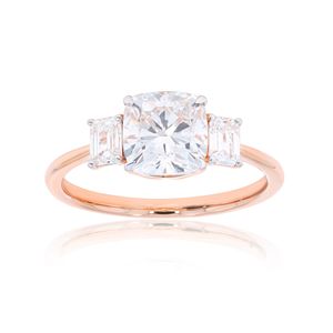 Anillo de Compromiso con Tres Piedras de Diamante Esmeralda y Cojín - Product Image 2