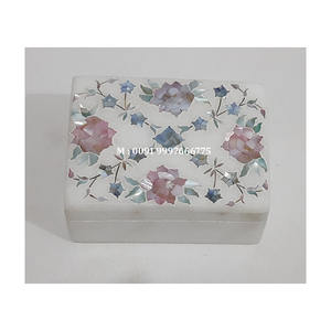 กล่องเครื่องประดับหินอ่อนสีขาวสวยงาม พร้อมการตกแต่งอย่างประณีตและลายดอกไม้ฝังมุก สำหรับเป็นของขวัญในเทศกาล - Product Image 1