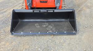 Chargeuse compacte KUBOTA SVL75-2 avec cabine EROPS, chauffage et climatisation, écran avancé avec caméra, hydraulique auxiliaire à haut débit, chargeuse sur chenilles - Product Image 5