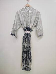 Robe kimono en soie faite à la main, veste indienne, longue robe de chambre, tenue de festival, vêtements de nuit, robe de mariée, vêtements de détente - Product Image 2