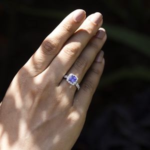 Joyería de lujo de oro blanco de 14 quilates de alta calidad Anillo de halo de tanzanita y diamante blanco original para mujer Directo del fabricante - Product Image 2